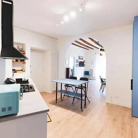 Apartment Light Blue Nolo Milan, 15 Minutes From Duomo By Metro